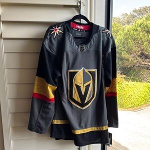 Vegas Golden Knights Hockey Jersey - Black and Gold! 🏒